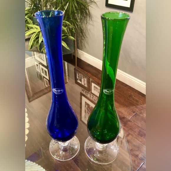 Two 13” Vintage Royal Gallery Made in Italy Vases - Cobalt Blue & Emerald Green - Picture 2 of 10